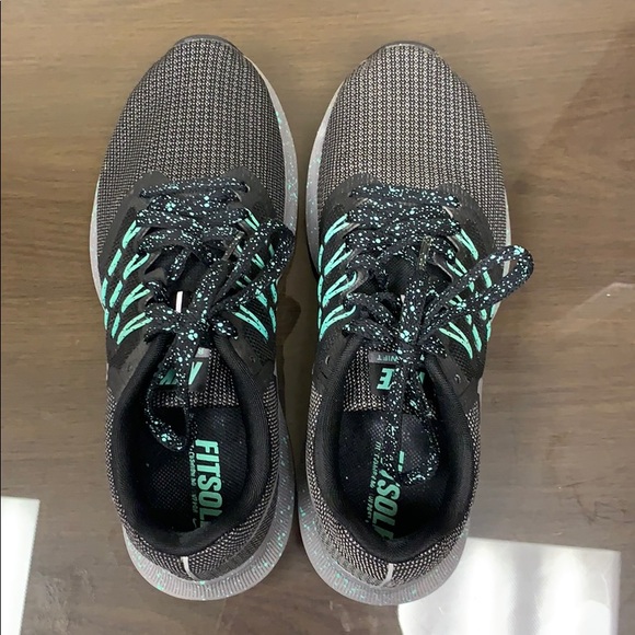 Nike gray/black Fitsole, size 7. Hardly worn 🖤 - Picture 4 of 5